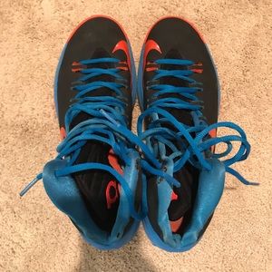 KD V MEN’s size 7.5